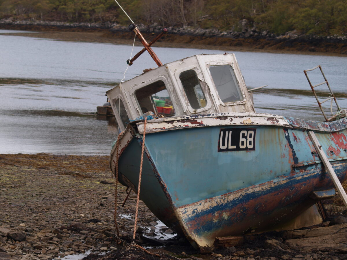 photo Bateau de pêche en Ecosse sur terme ferme par Vincent Dessaint photographe